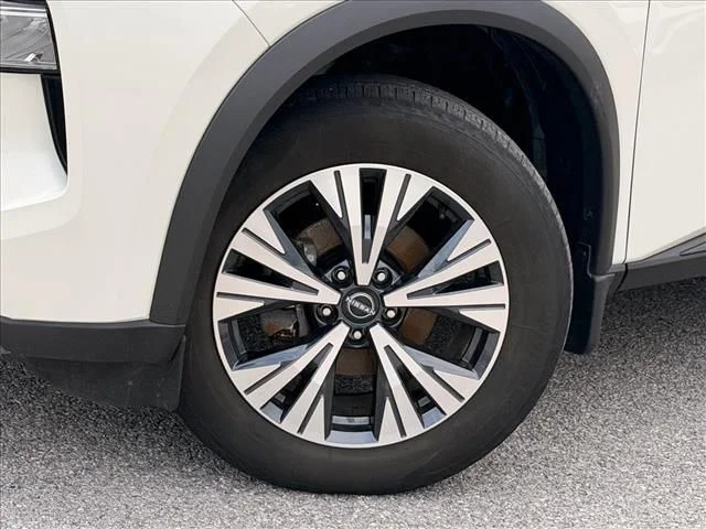 Used 2023 White Nissan SV image 28
