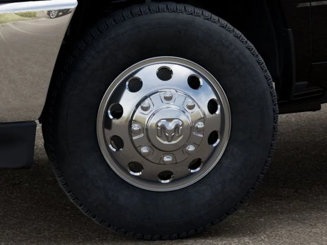 New 2026 Diamond Black Crystal Pearl-Coat Exterior Paint RAM Laramie image 8