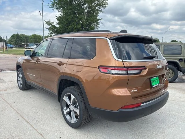 New 2026 Copper Shino Metallic Clear-Coat Exterior Paint Jeep Limited image 7