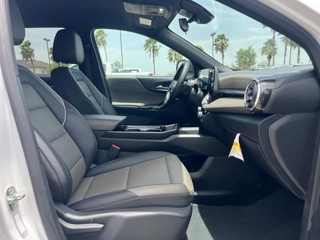Used 2025 Summit White Chevrolet LT image 22