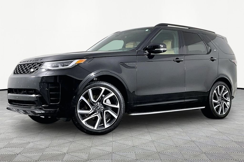 2024 Land Rover Discovery P300 Dynamic SE's photo