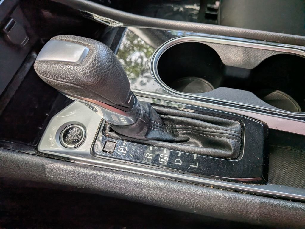 Used 2021 Red Nissan 2.5 SV image 22