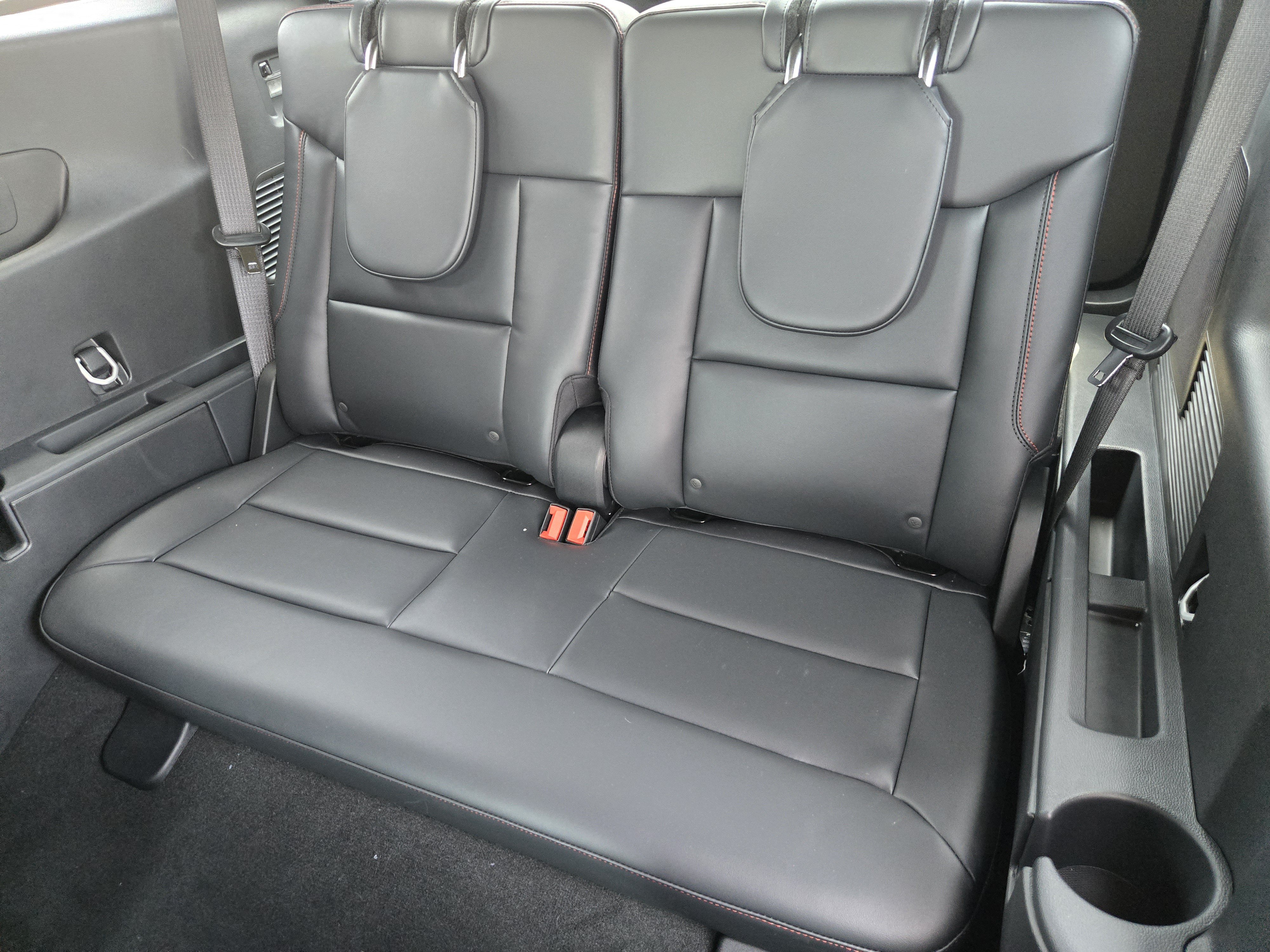 New 2026 Star White Metallic Tri-Coat Ford ST-Line image 19