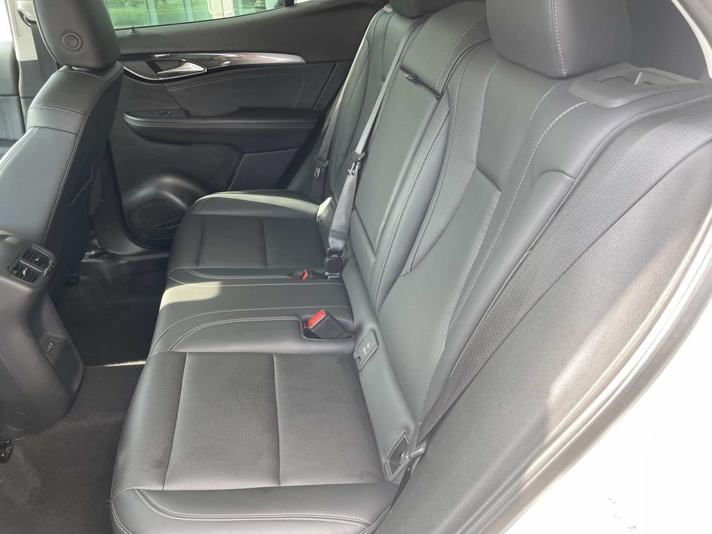 Used 2024 Summit White Buick Preferred image 11