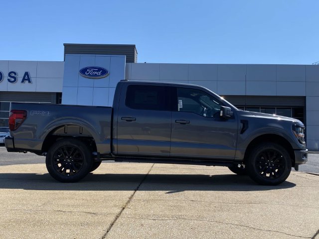 New 2026 Carbonized Gray Metallic Ford XLT image 2
