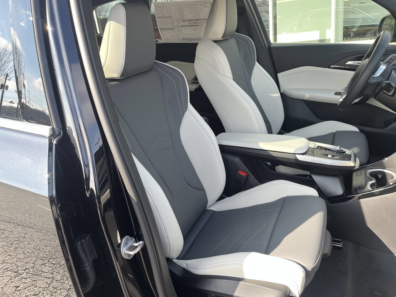 Used 2026 Black Sapphire Metallic BMW xDrive28i image 37