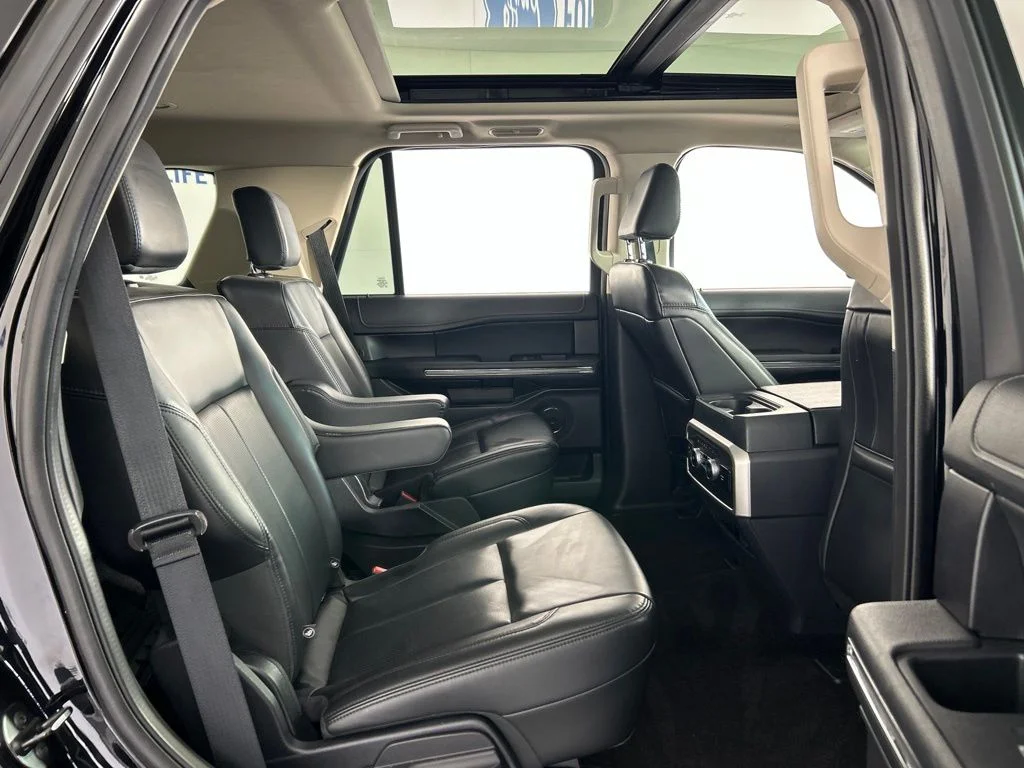 Used 2022 Black Ford XLT image 33
