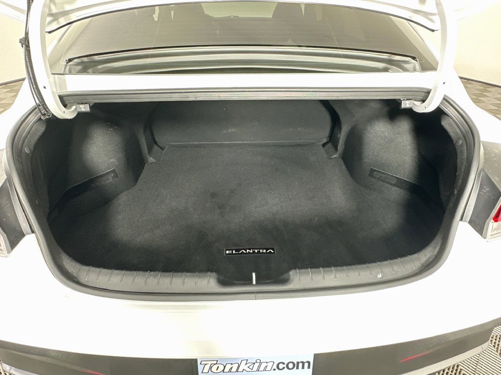 Used 2025 Serenity White Hyundai SEL Sport image 23