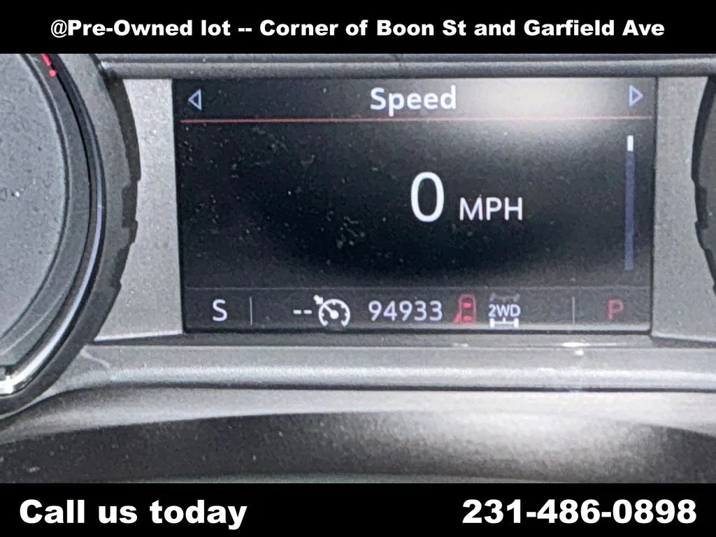 Used 2021 White Chevrolet Z71 image 22