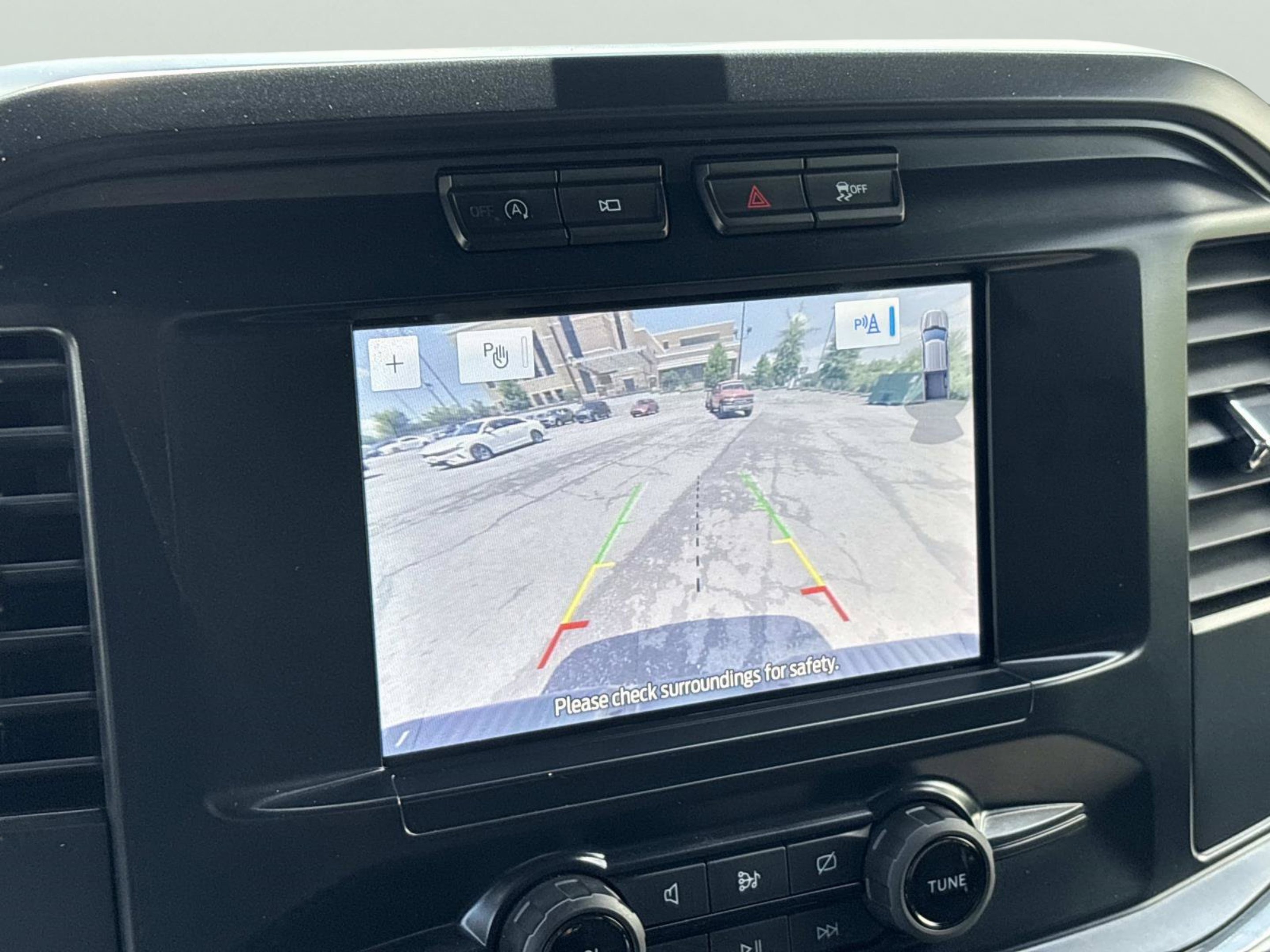Used 2022 Black Metallic Ford XL image 27