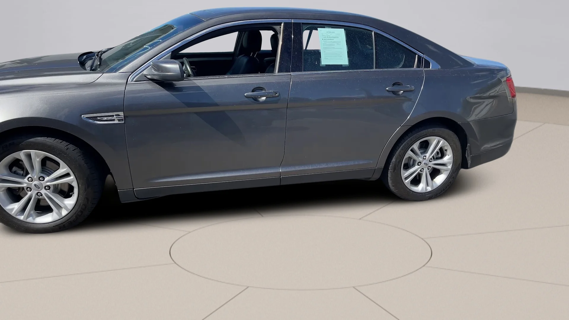Used 2015 Gray Ford SEL image 10
