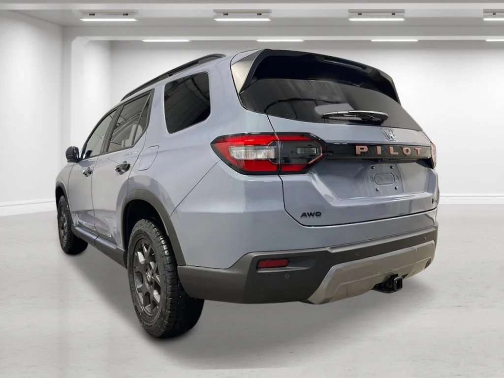 New 2026 Sonic Gray Pearl Honda TrailSport image 3