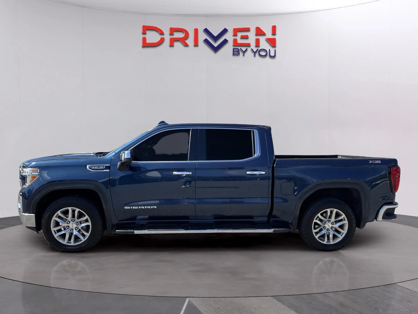 Used 2019 Pacific Blue Metallic GMC SLT image 2
