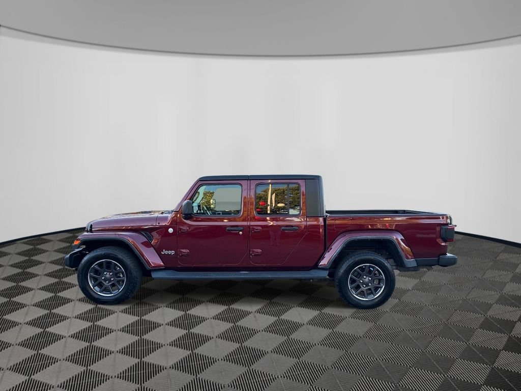 Used 2021  Jeep Overland image 4