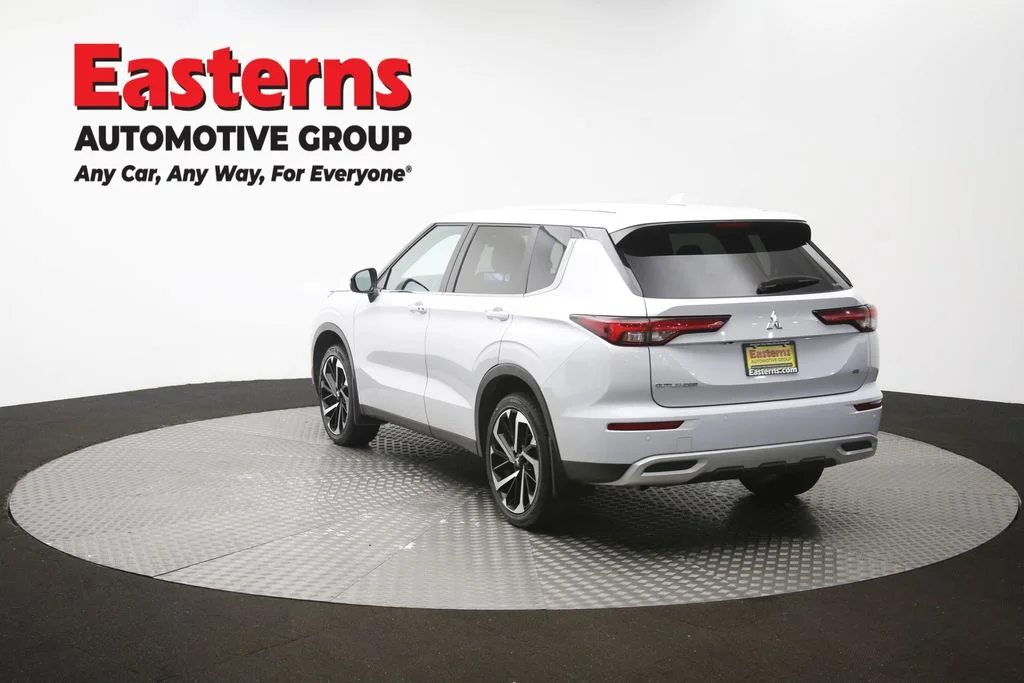 Used 2024 White Mitsubishi SE image 64
