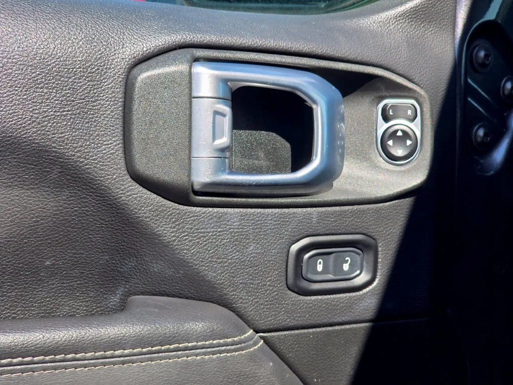 Used 2022 Gray Jeep Unlimited Sahara image 37
