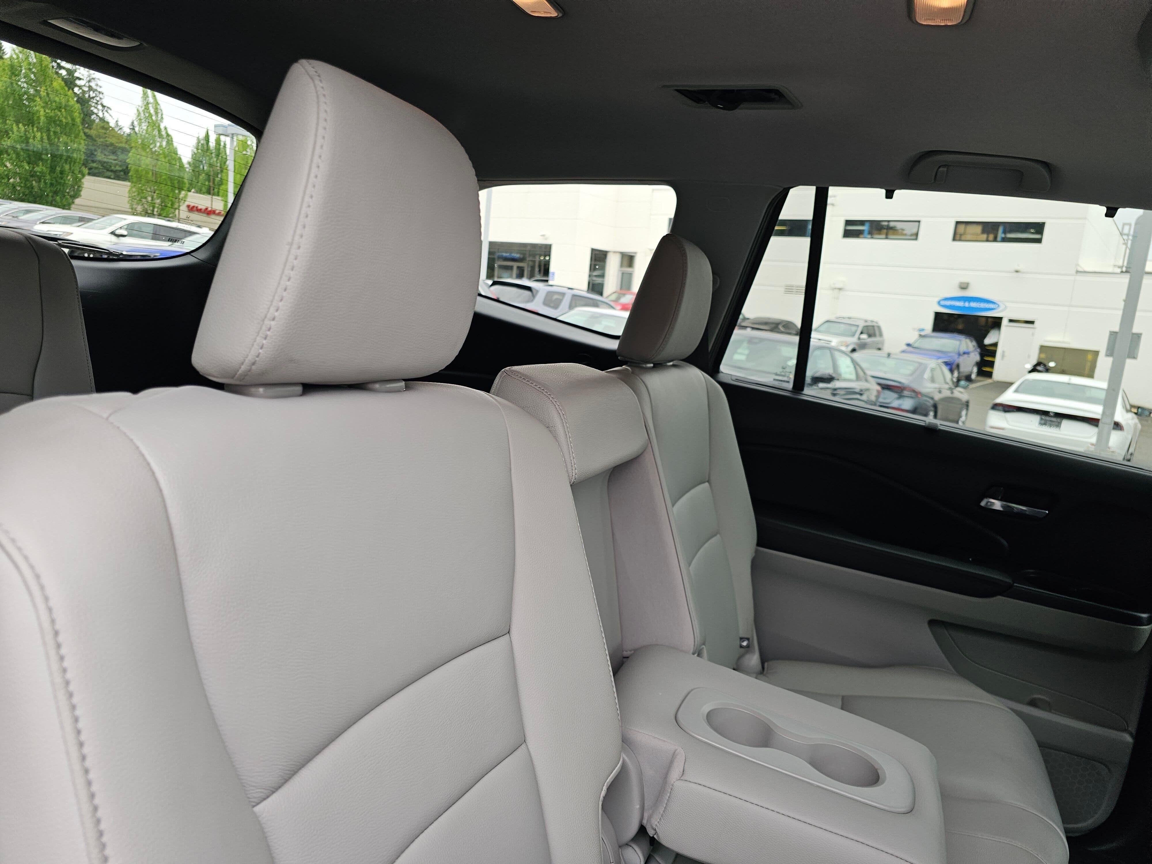Used 2019 Modern Steel Metallic Honda Touring image 12