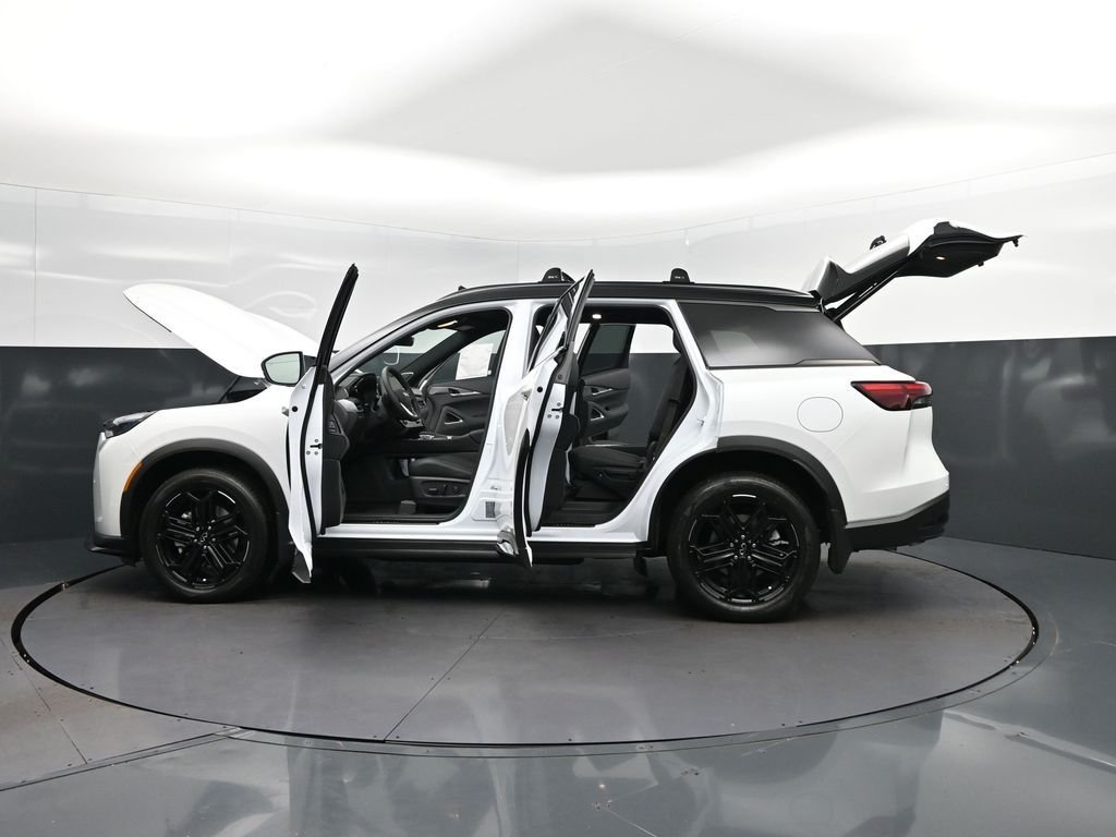 New 2027 2T RAD WHT INFINITI Sport AWD image 48