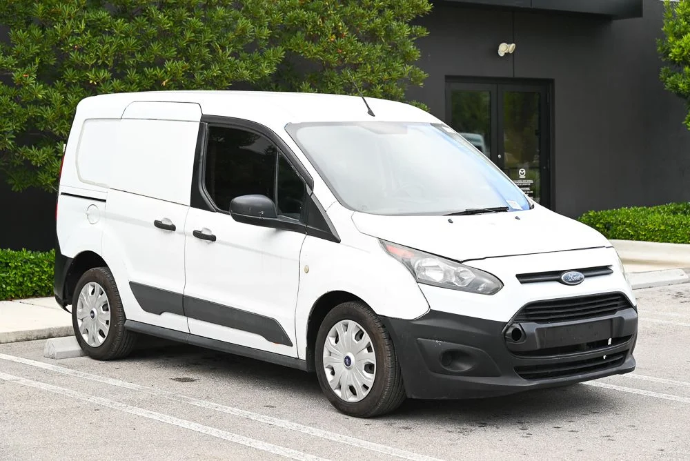 Used 2017 White Ford XL image 3