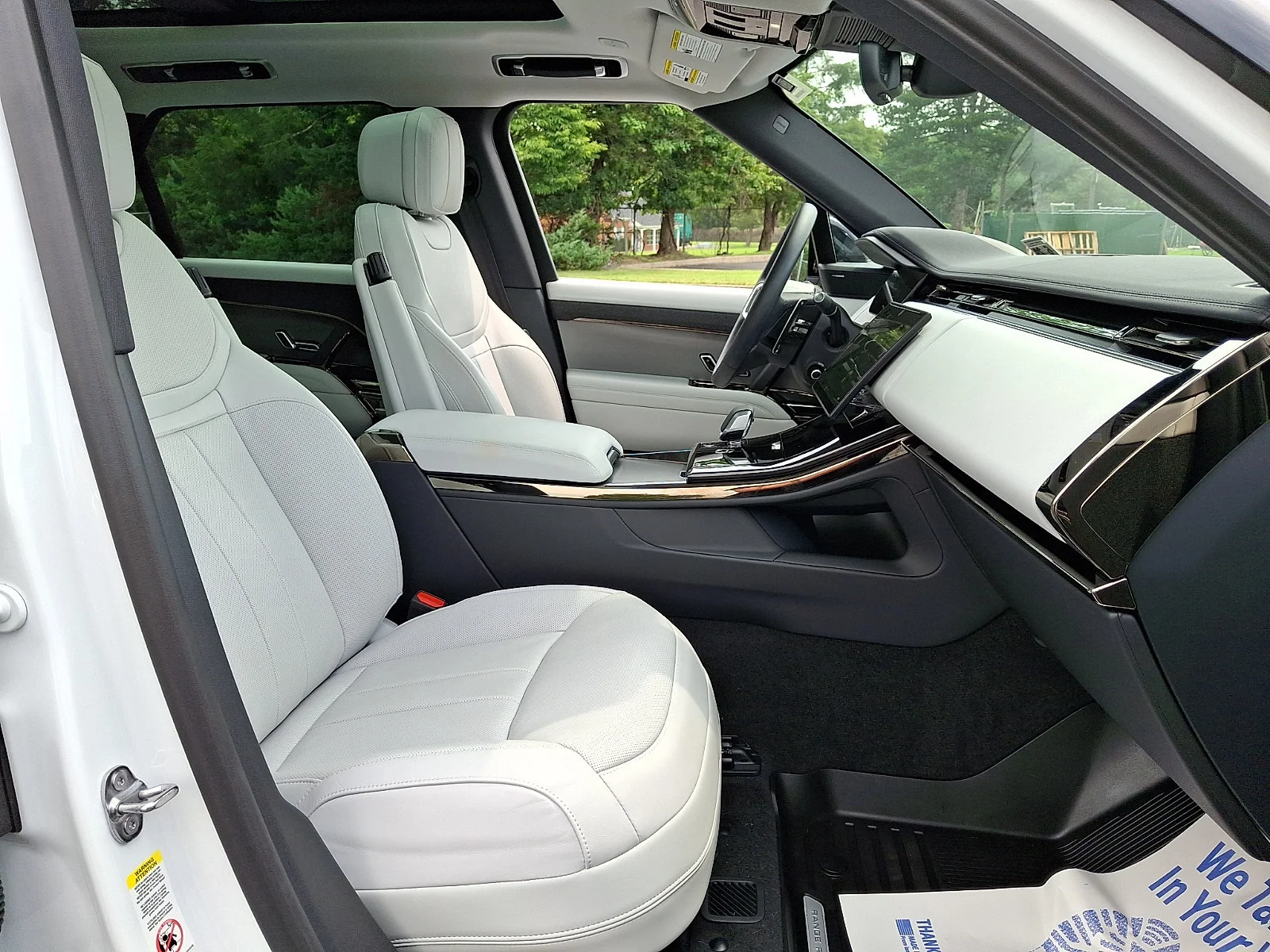 Certified Used 2024 Fuji White   1Aa Land Rover SE image 24