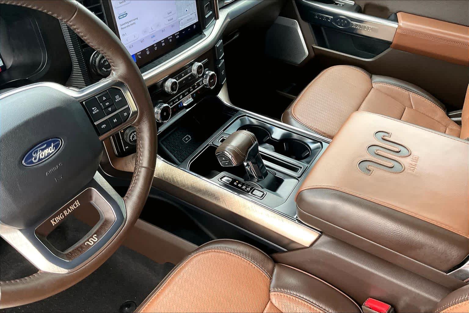 Used 2024 Star White Metallic Tri-Coat//Darkened Bronze Ford King Ranch image 17