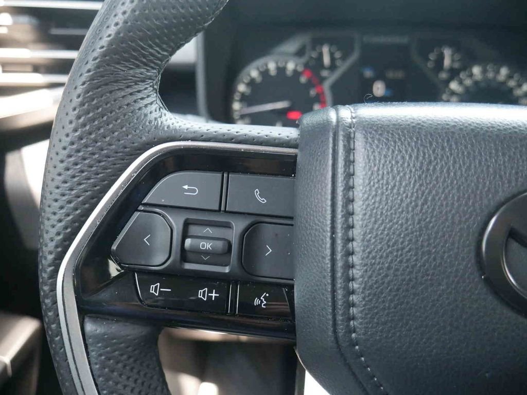 Used 2024  Toyota SR5 image 35