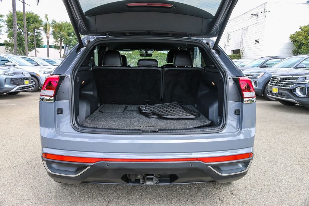 Used 2022 Gray Volkswagen 3.6L V6 SE w/Technology image 18