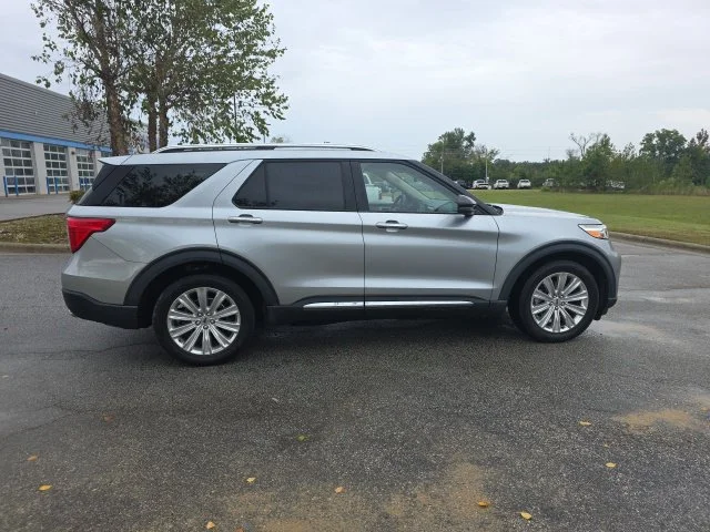 Used 2022 Silver Ford Limited image 7