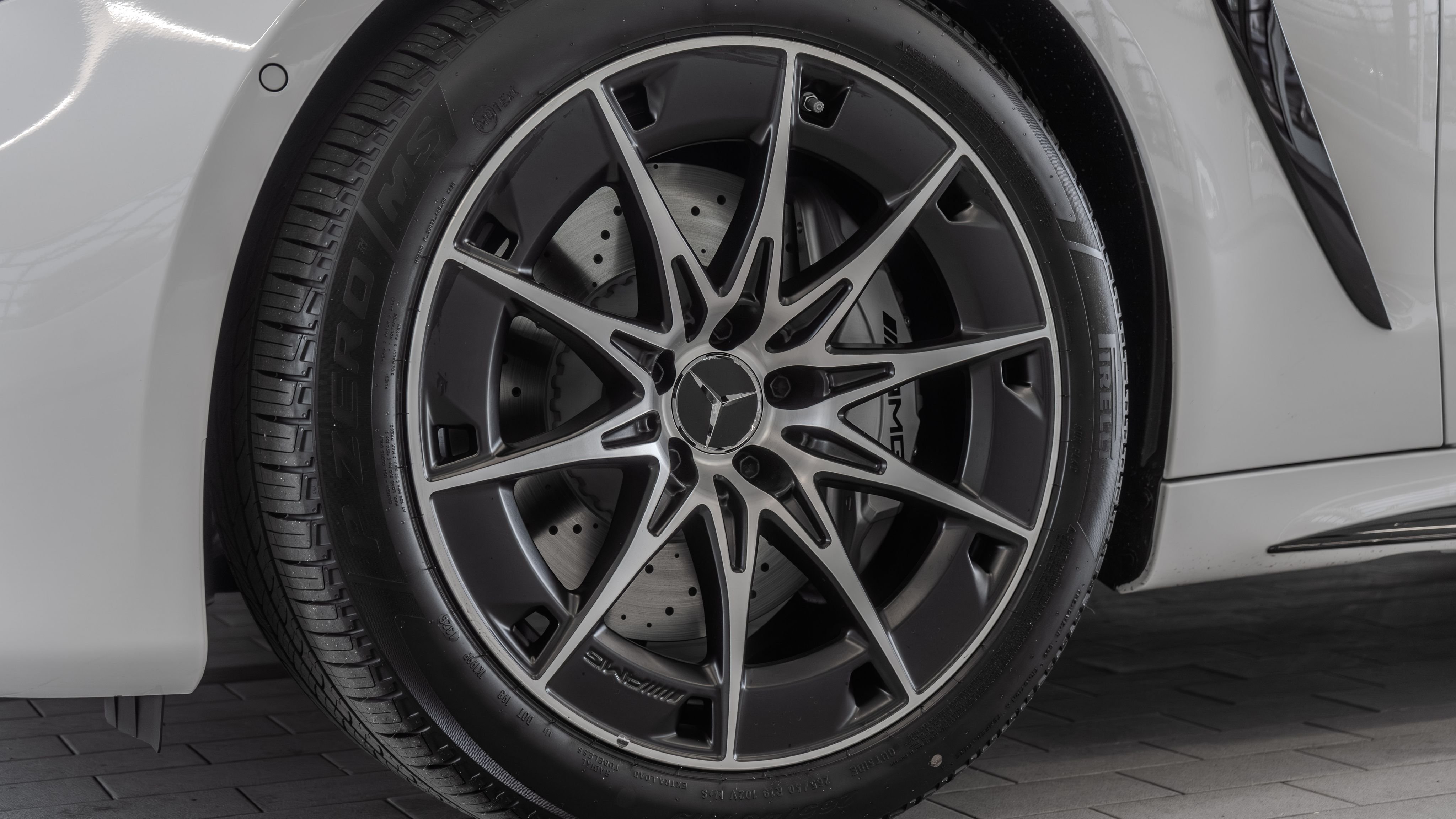 New 2026 MANUFAKTUR Moonlight White Metallic Mercedes-Benz CLE 53 AMG® image 35