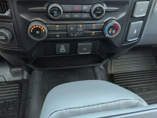 New 2026 Oxford White Ford F-550® XL image 17