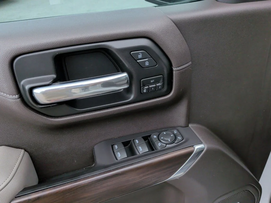 Used 2019 White GMC SLT image 12