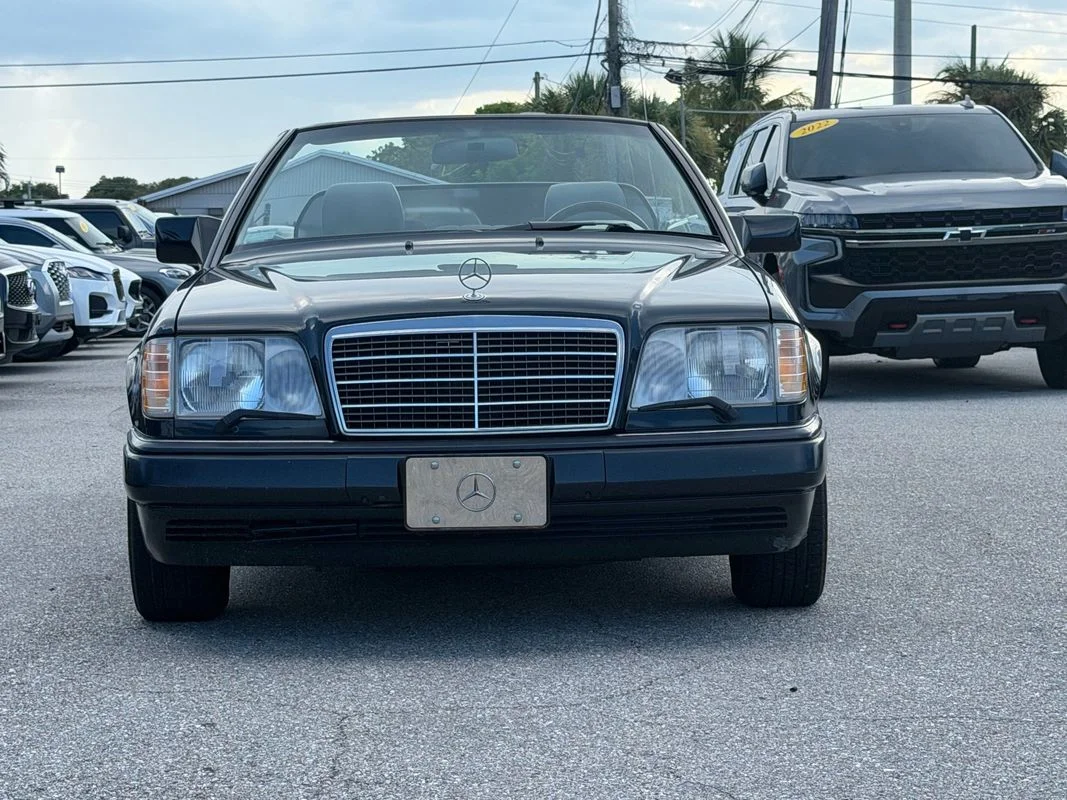 Used 1995  Mercedes-Benz  image 3