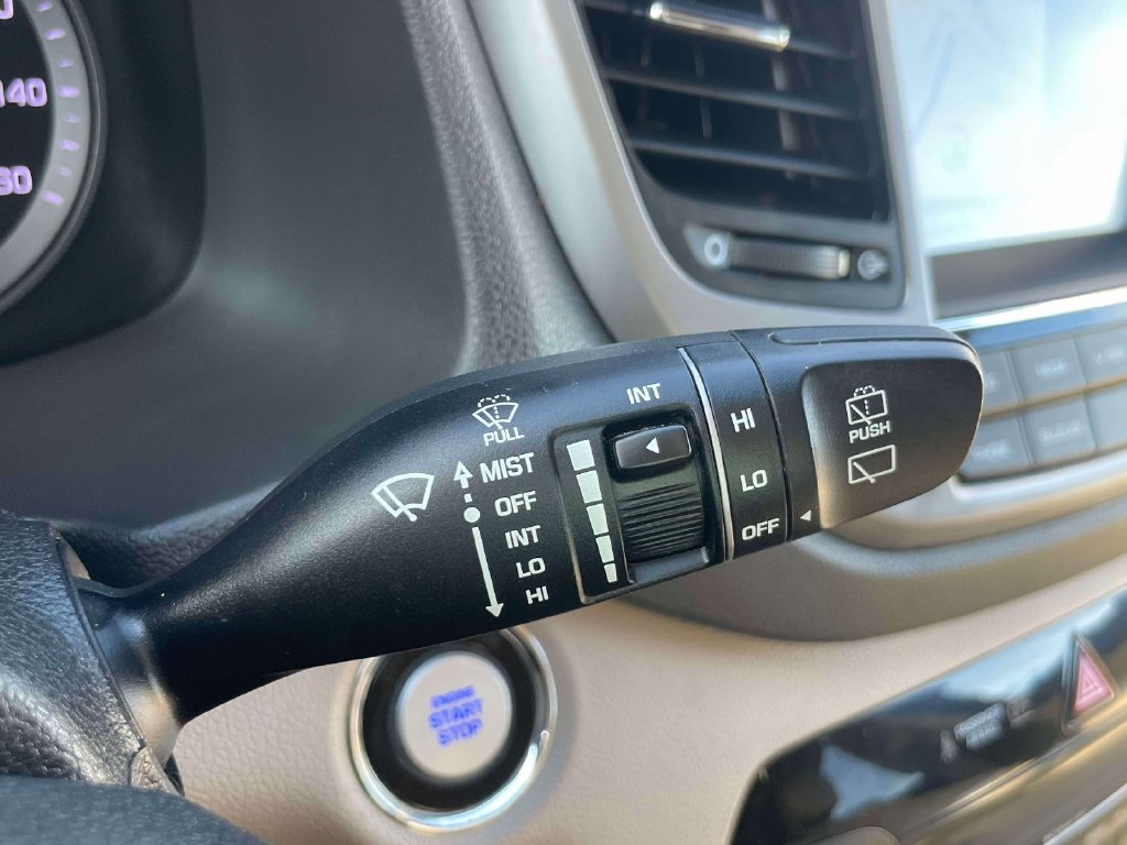 Used 2017 Red Hyundai SE Plus image 25