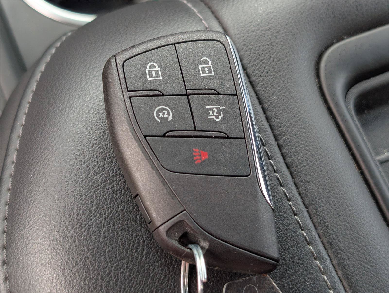 2024 GMC Yukon SLE - Photo 29