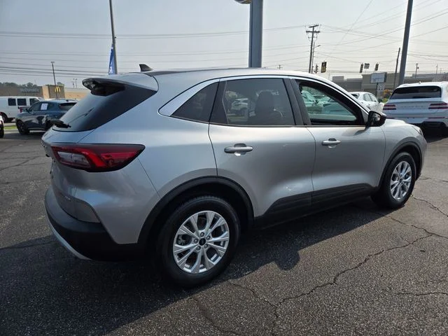 Used 2023 Silver Ford Active image 8