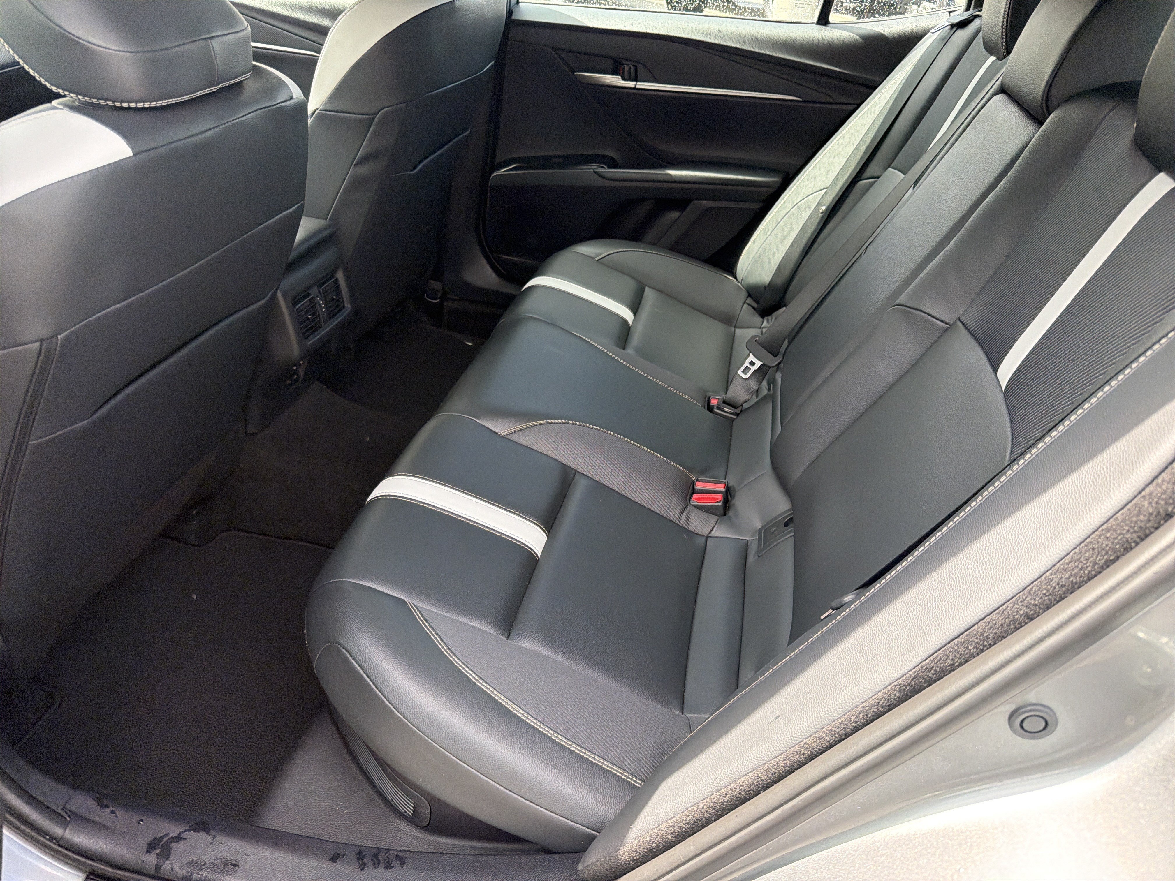 Certified Used 2025 Heavy Metal Toyota SE image 29