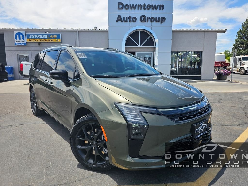 New 2027 Olive Green Pearl-Coat Exterior Paint Chrysler Limited image 1
