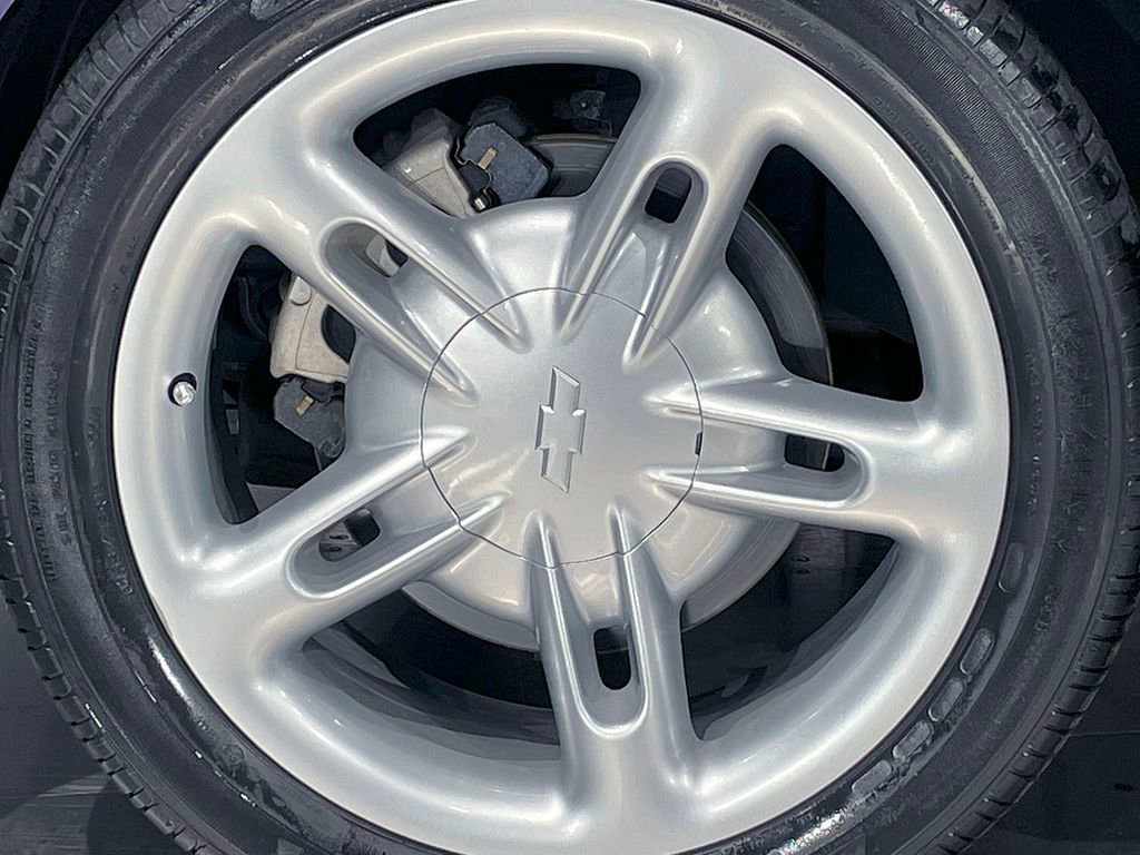 2004 Chevrolet SSR LS - Photo 10