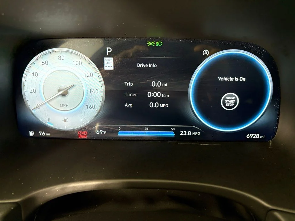 Used 2025 Emerald Hyundai Calligraphy image 26