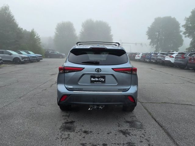 Used 2022 Moon Dust Toyota XLE image 7