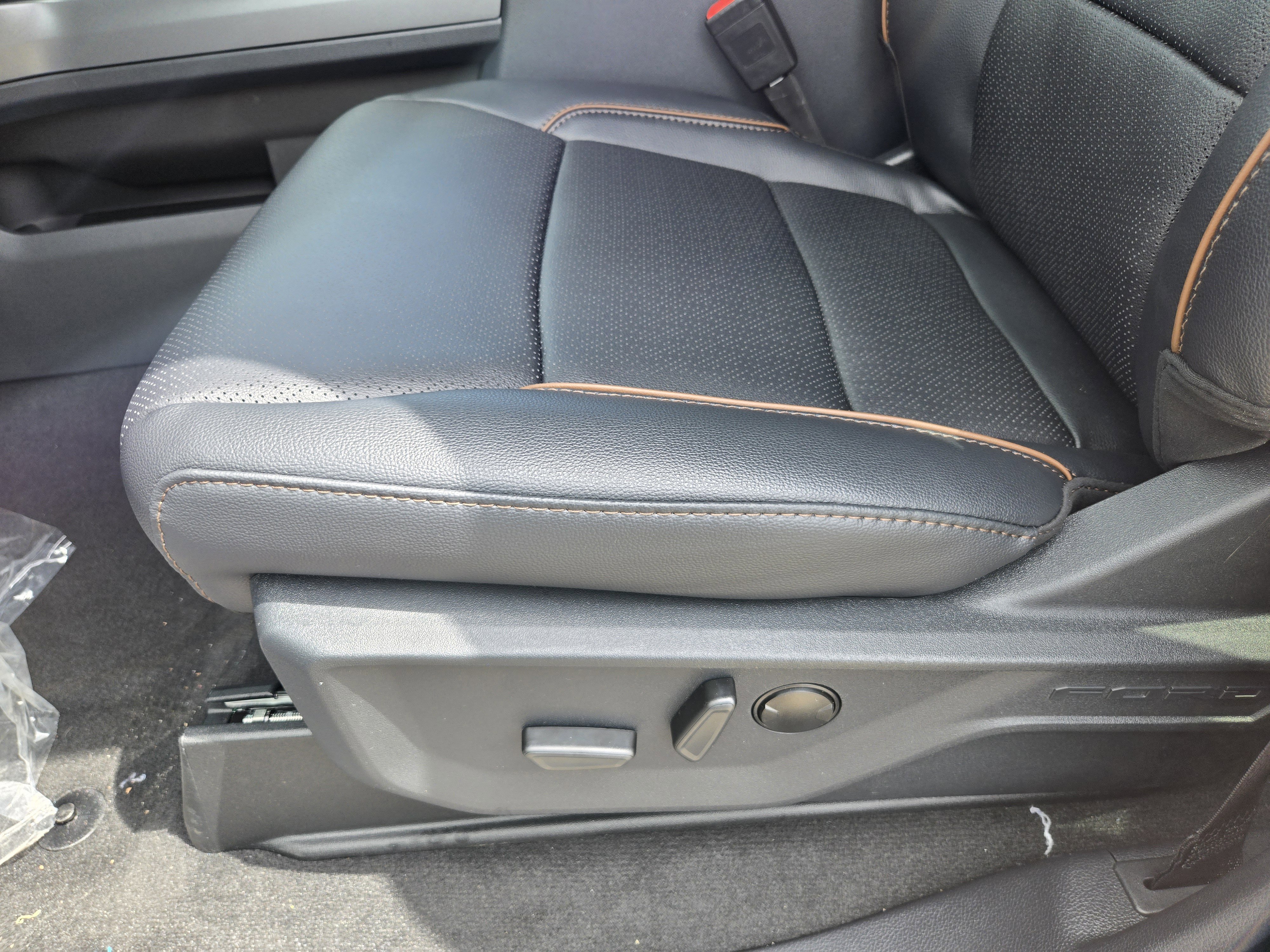 New 2026 Glacier Gray Ford F-250 Lariat image 15