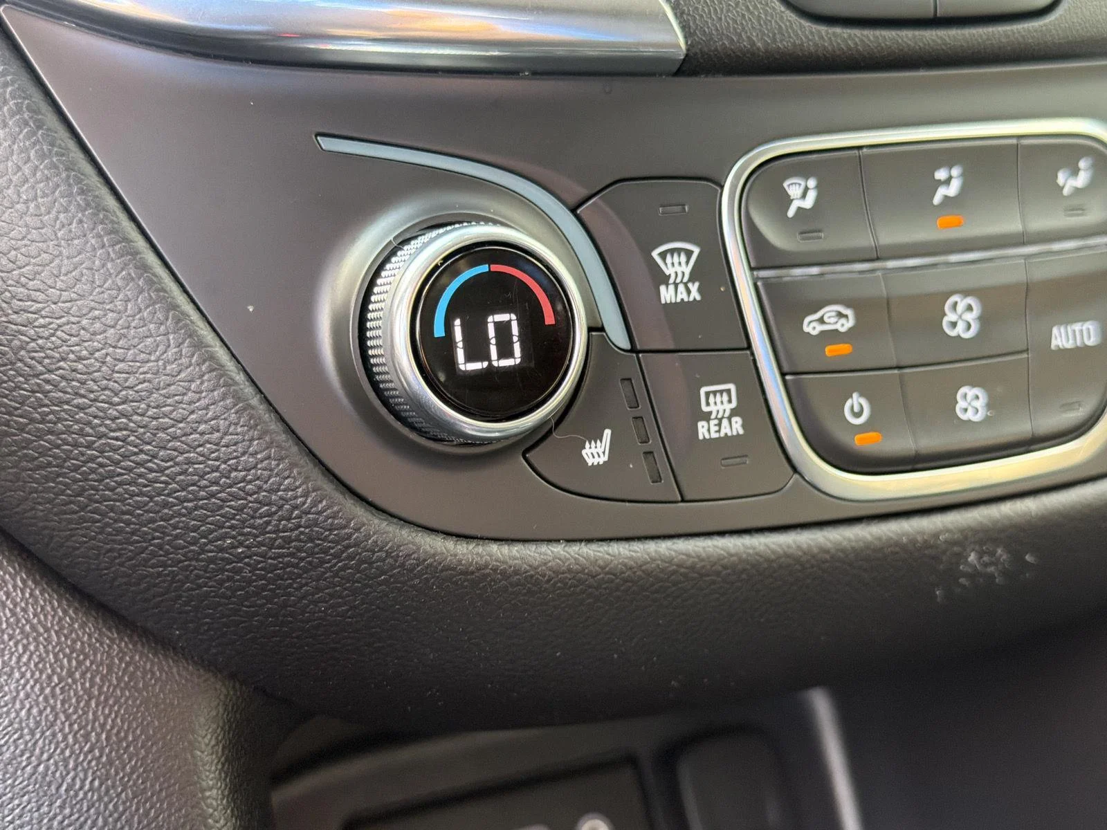 Used 2022 Summit White Chevrolet LT image 27