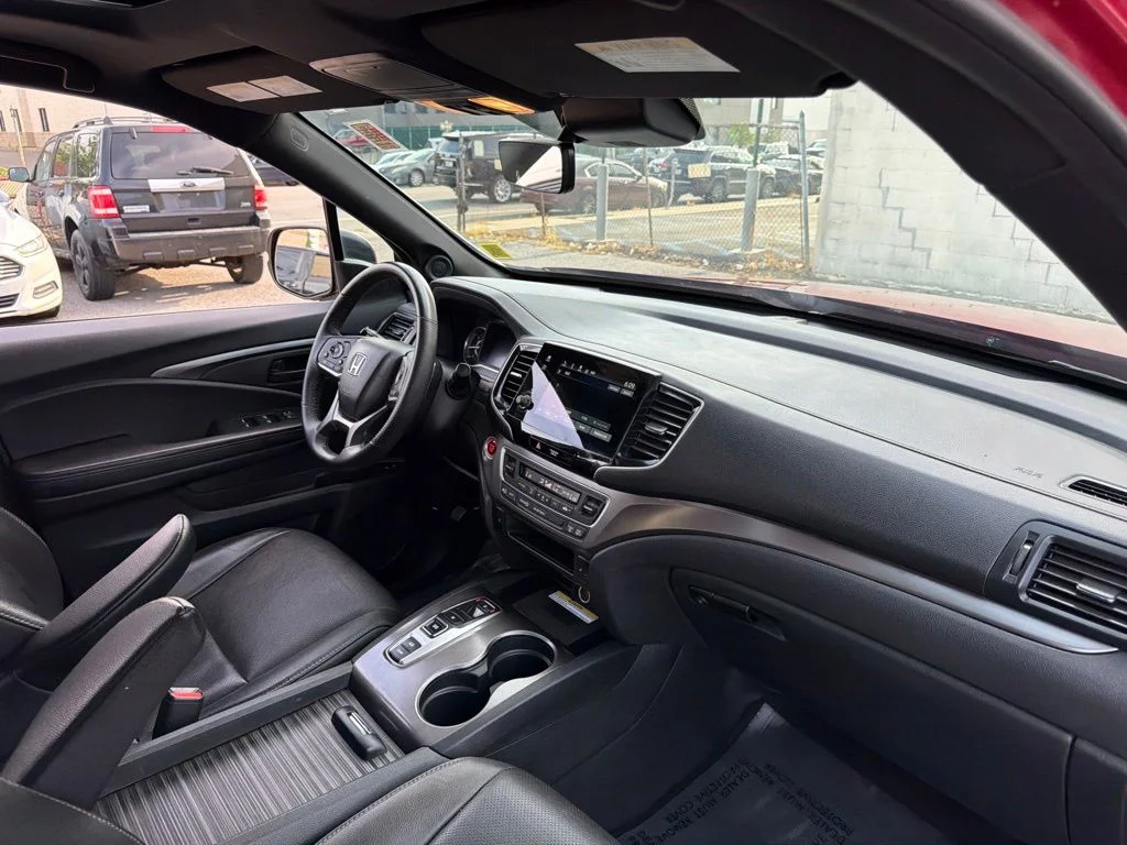 Used 2023 Red Honda EX-L image 10