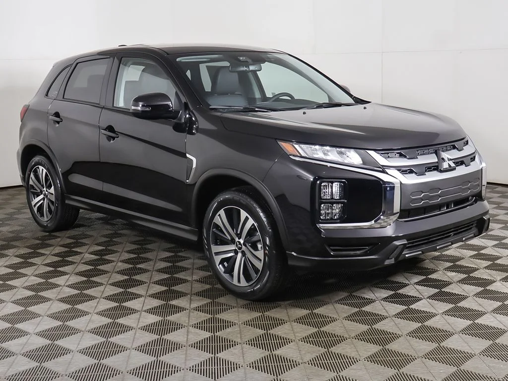 New 2026 Black Mitsubishi 2.0 SE image 2