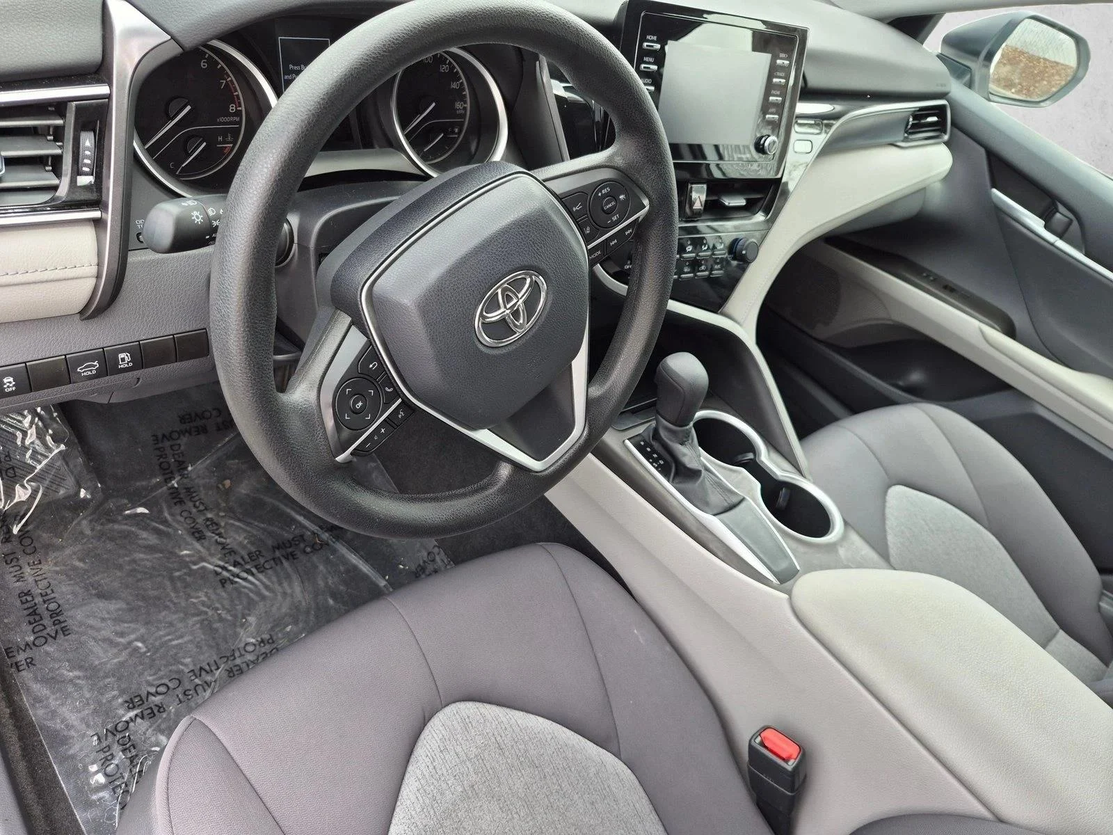 Used 2021 Super White Toyota LE image 9