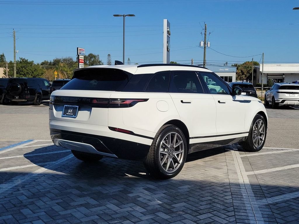 New 2026 Fuji White Land Rover Dynamic SE image 5