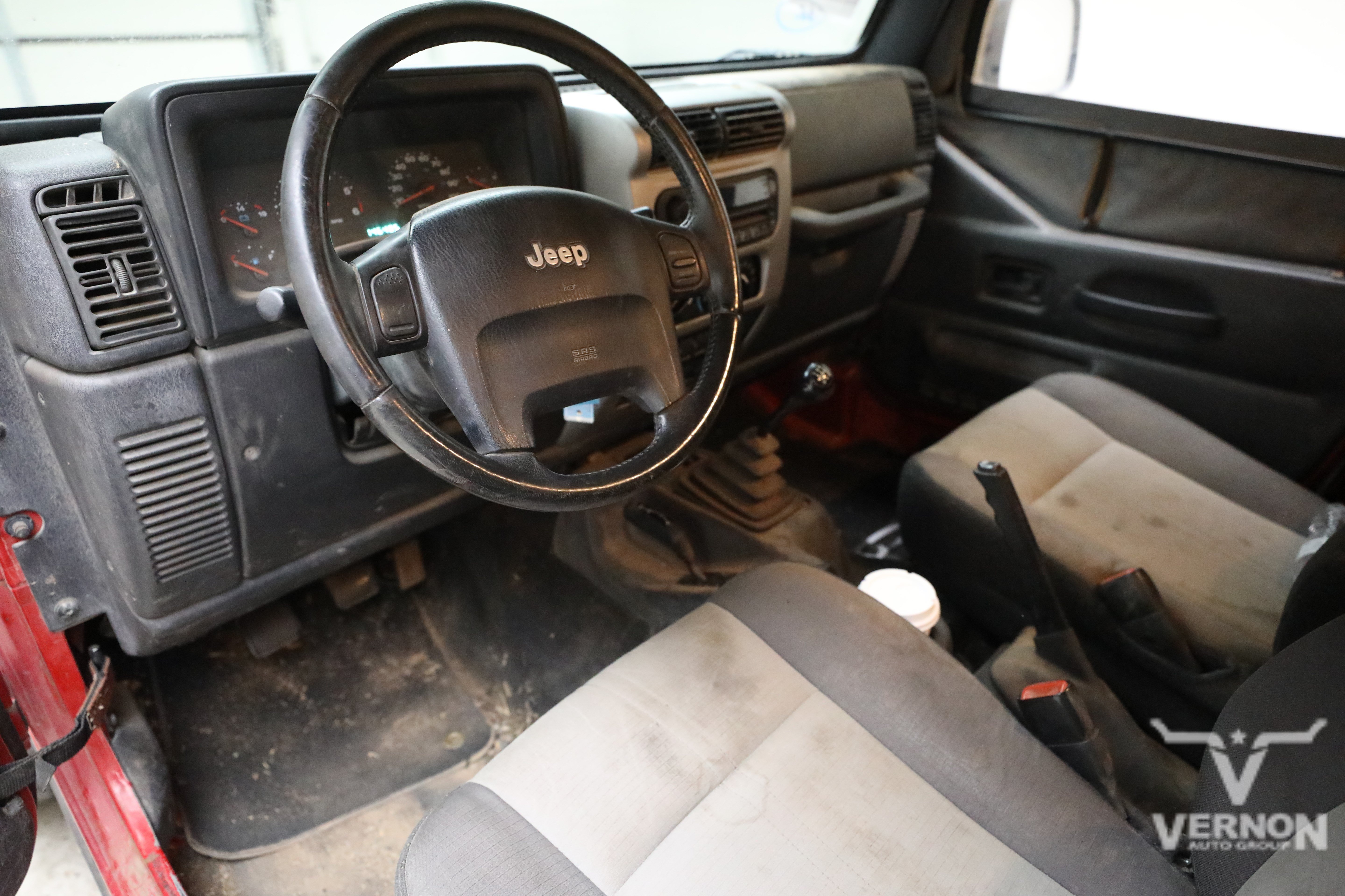 Used 2004 Flame Red Jeep Y image 9