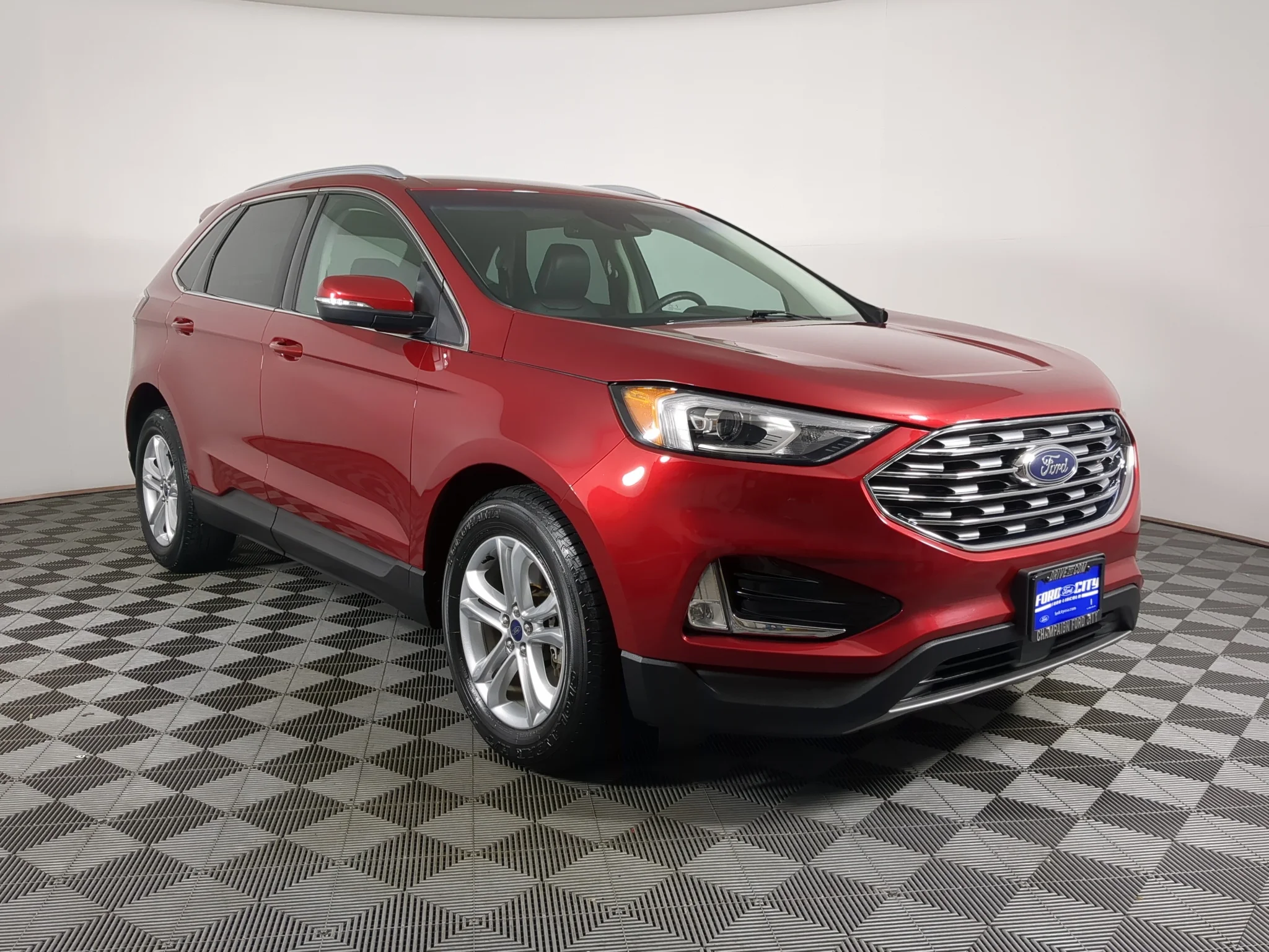 Used 2020 Rapid Red Metallic Tinted Clearcoat Ford SEL image 3