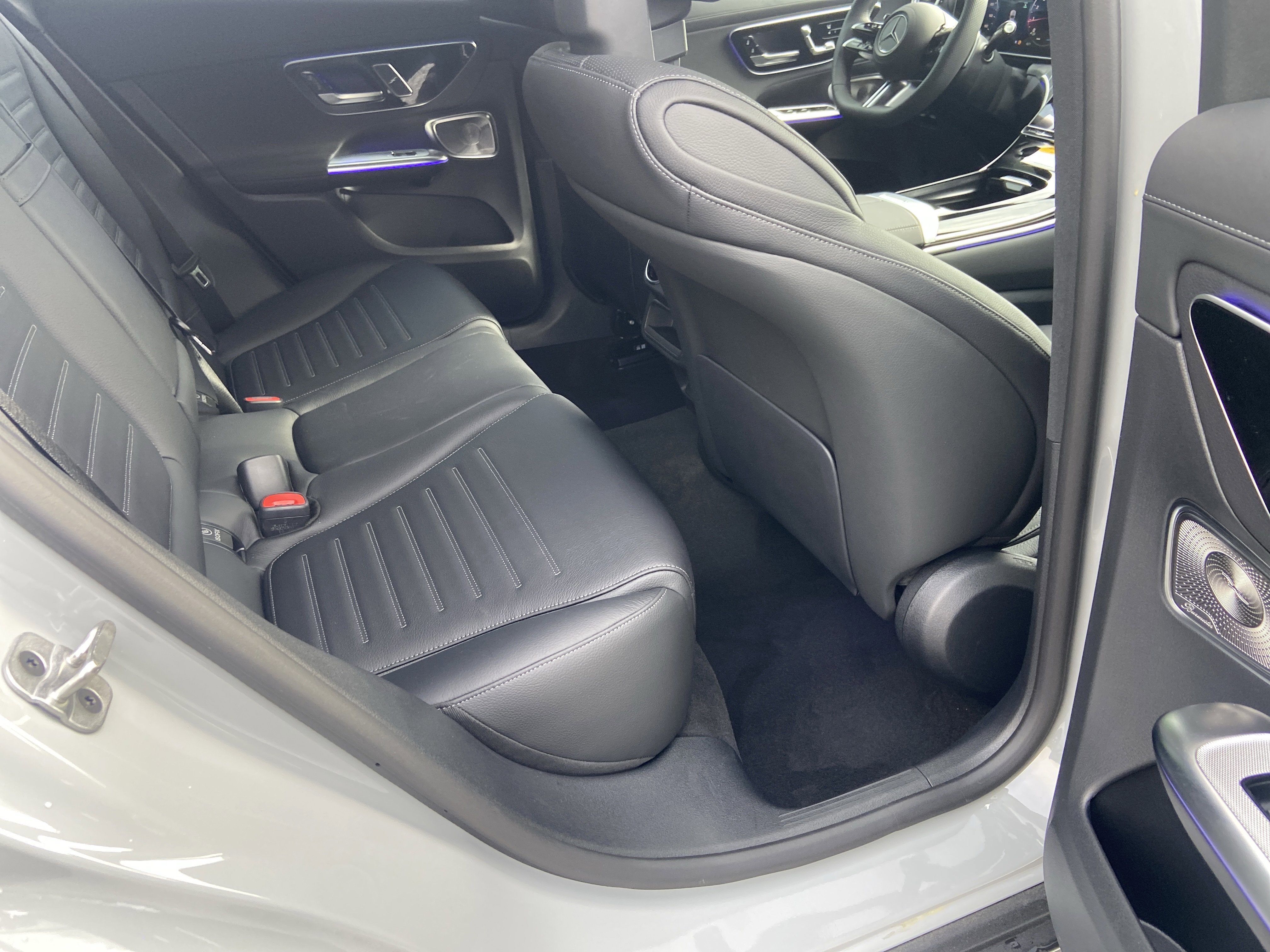 New 2026 MANUFAKTUR Alpine Grey Mercedes-Benz GLC 300 4MATIC® Coupe image 39
