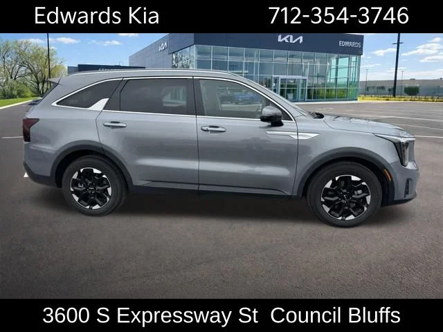 2025 Kia Sorento S - Photo 5